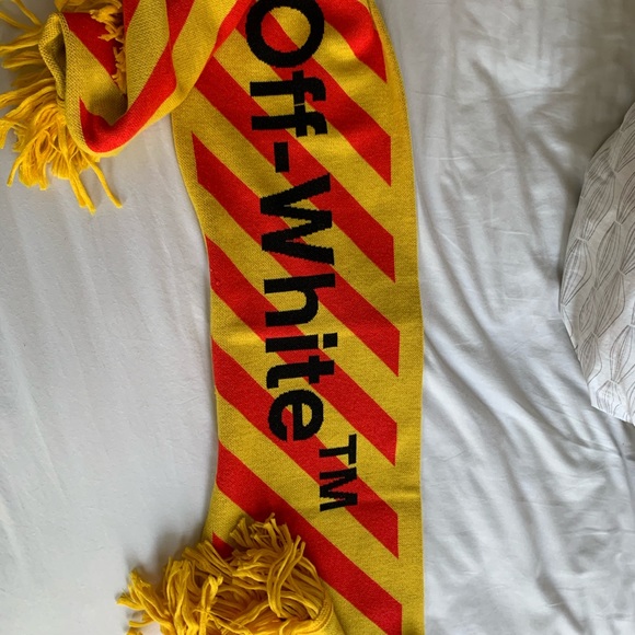 Off white arrow intarsia logo scarf - Picture 3 of 8